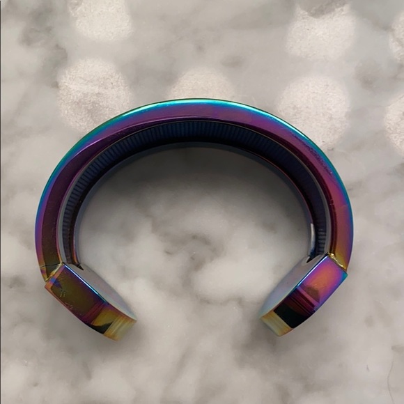 Rare Rebecca Minkoff iridescent rainbow bracelet - Picture 3 of 3